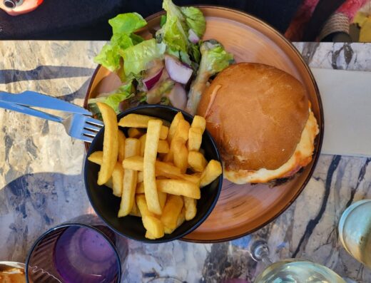 Ô2 Freres Brasserie Restaurant